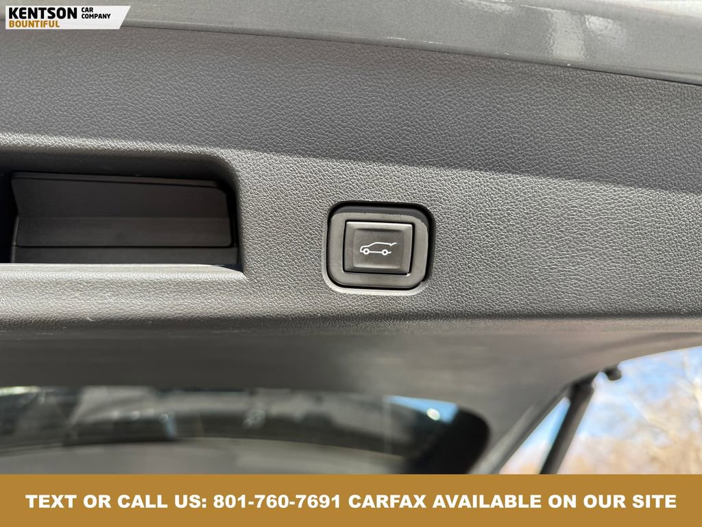 Used 2024 Chevrolet Traverse RS image 40