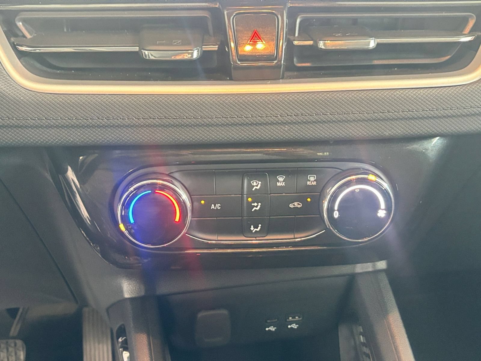 Used 2025 Chevrolet TrailBlazer LT FWD image 17