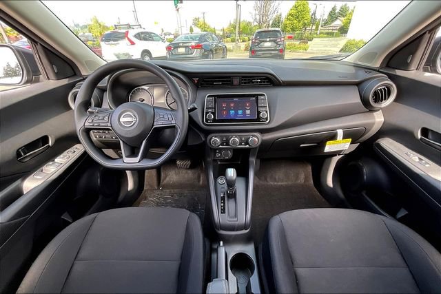 New 2025 Nissan Kicks Play S image 6