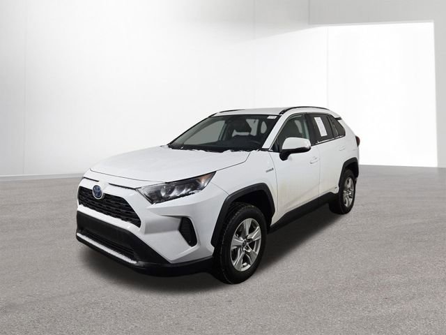 Used 2021 Toyota RAV4 LE AWD/4WD image 2
