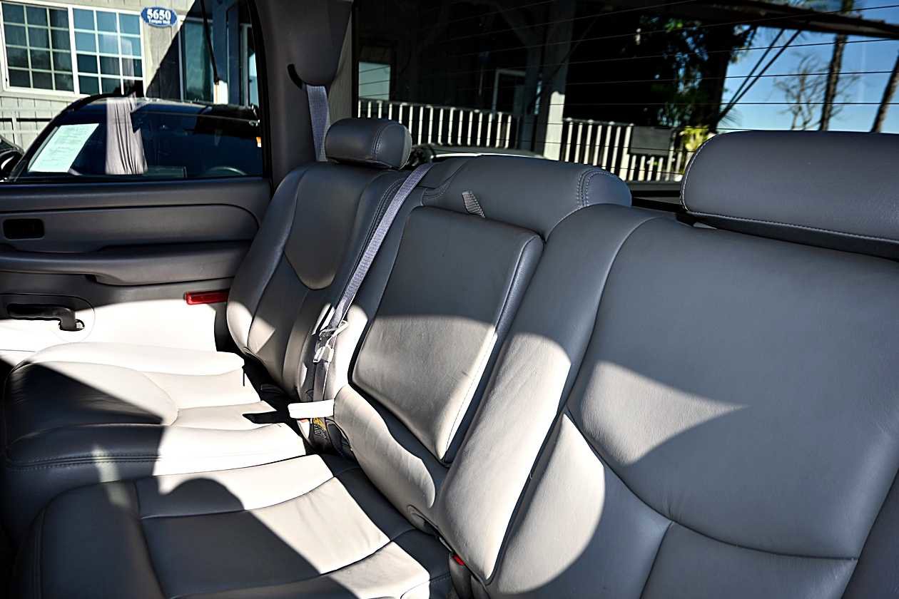 Used 2004 Chevrolet Silverado 2500 LT w/ Skid Plate Package image 11