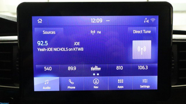 Used 2022 Ford Explorer XLT w/ Equipment Group 202A image 18