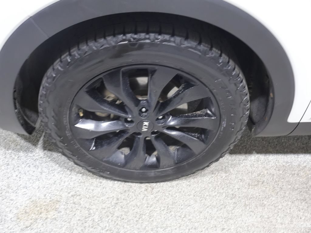 Used 2019 Kia Sorento AWD V6 image 8