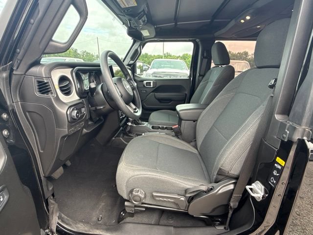Used 2025 Jeep Wrangler Sport AWD/4WD image 18