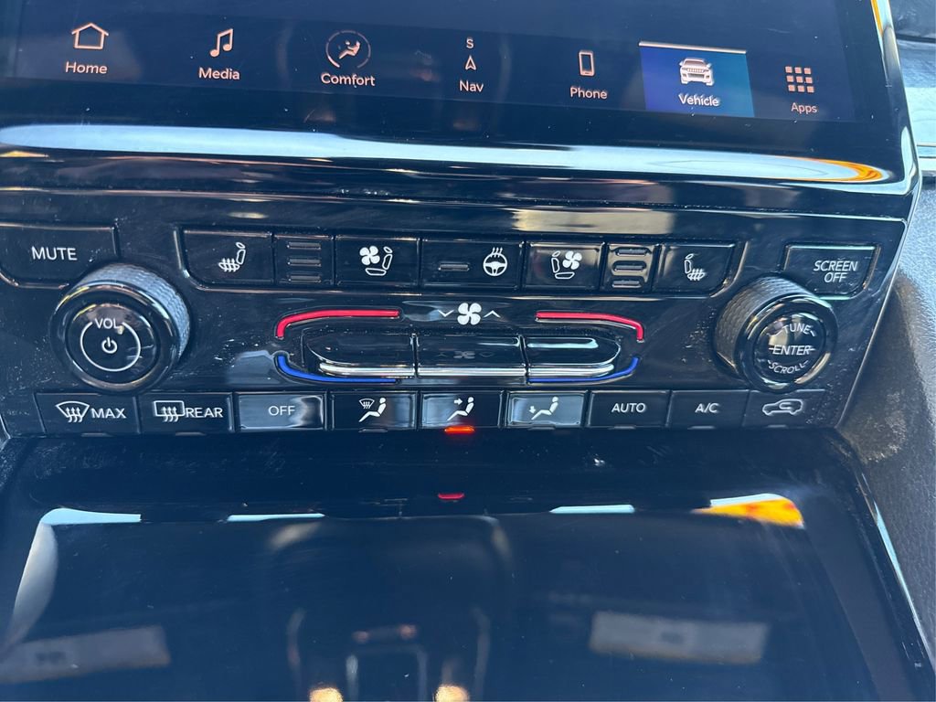 Used 2023 Jeep Grand Cherokee Trailhawk w/ Luxury Tech Group III image 31