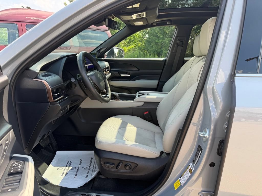 Certified 2026 Toyota Grand Highlander AWD Hybrid image 11