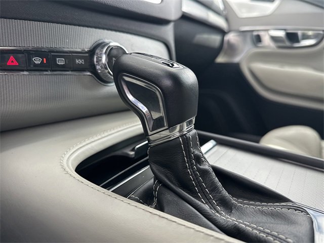 Used 2020 Volvo XC90 T6 R-Design w/ Protection Package Premier image 32