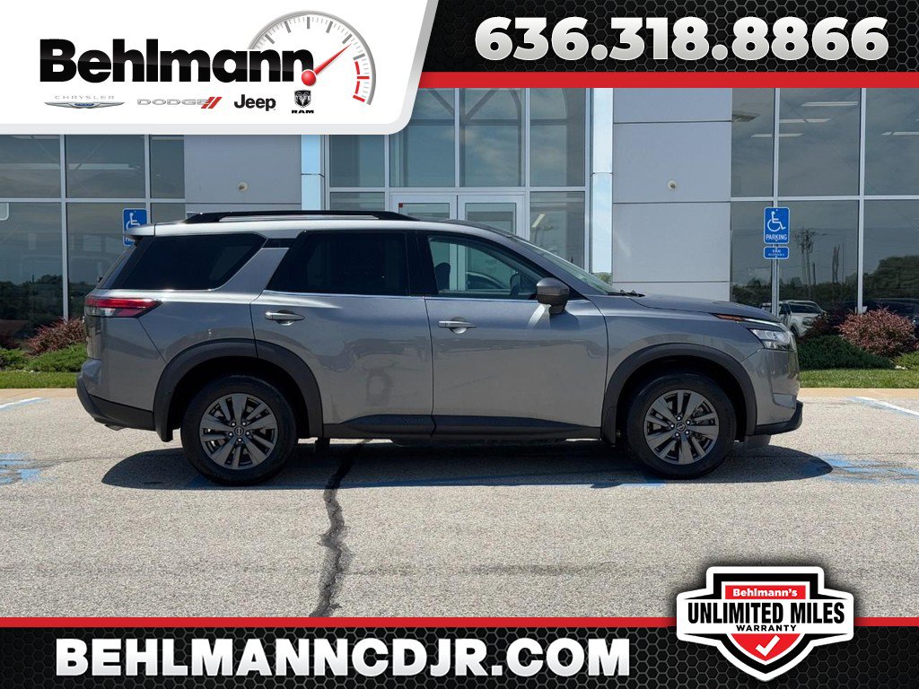 Used 2023 Nissan Pathfinder SV