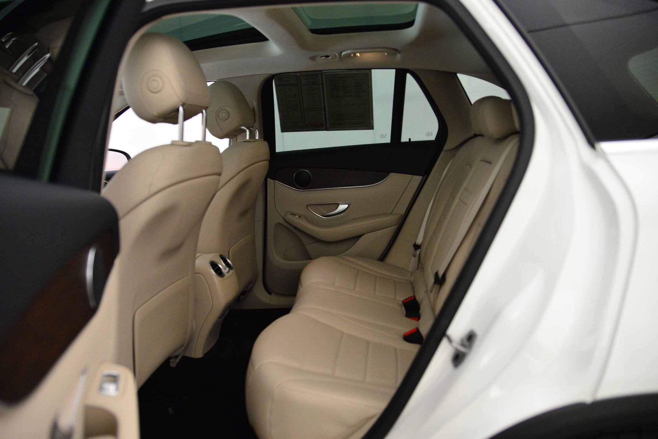 Used 2022 Mercedes-Benz GLC 300 4MATIC image 11