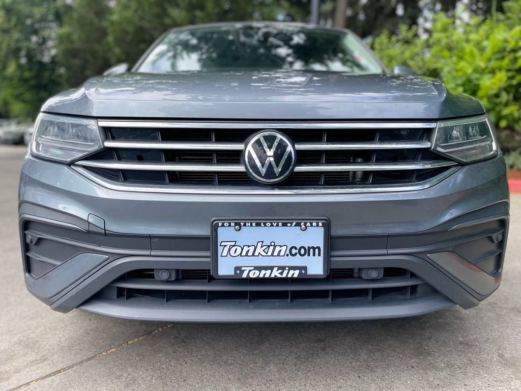 Used 2024 Volkswagen Tiguan SE AWD/4WD image 32