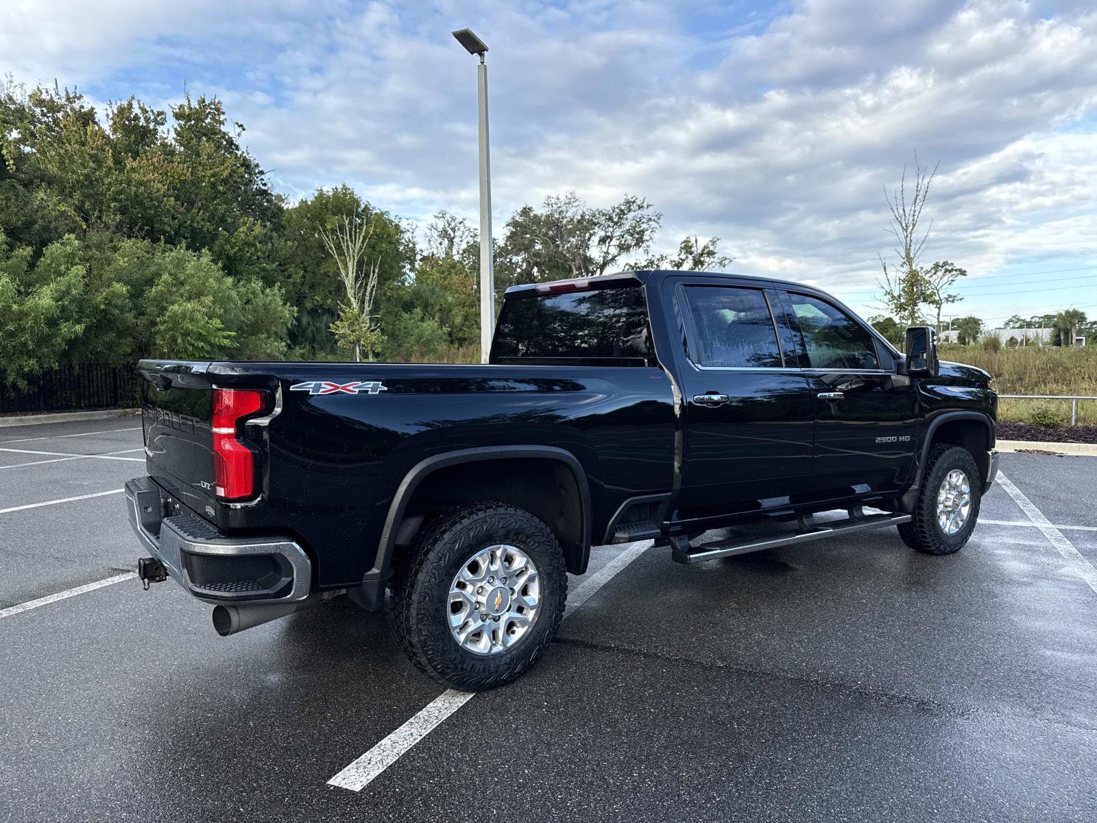 Used 2024 Chevrolet Silverado 2500 LTZ AWD/4WD image 3