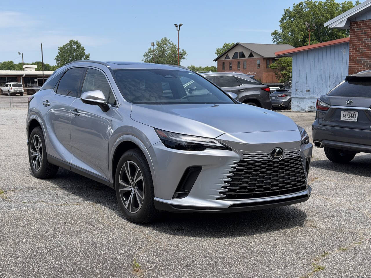 Used 2025 Lexus RX 350 Premium w/ Accessory Package (Z1) FWD image 4