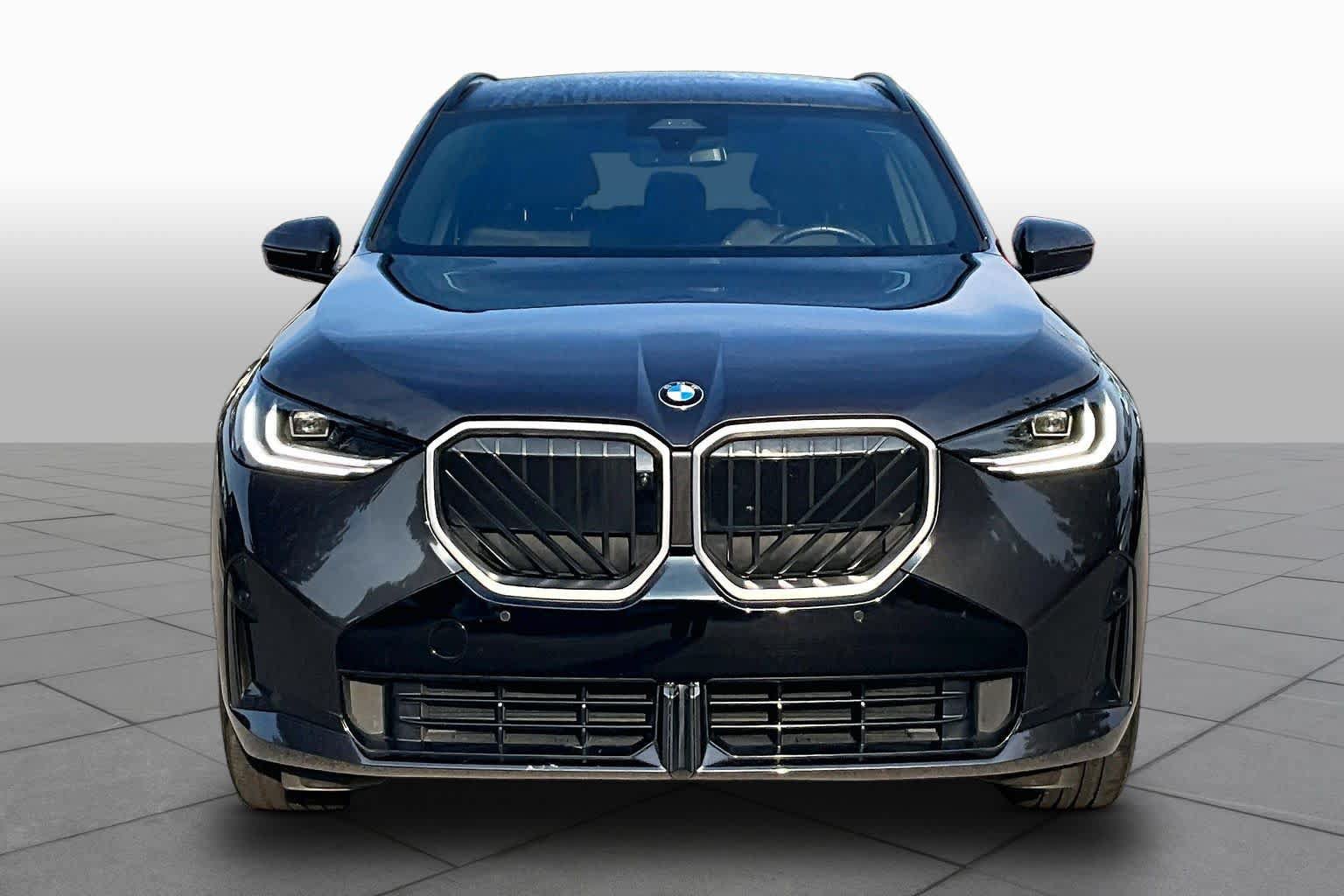 Used 2025 BMW X3 xDrive30i w/ Premium Package AWD/4WD image 3