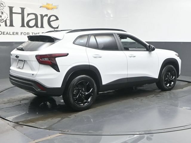New 2026 Chevrolet Trax LT w/ Sunroof Package FWD image 28