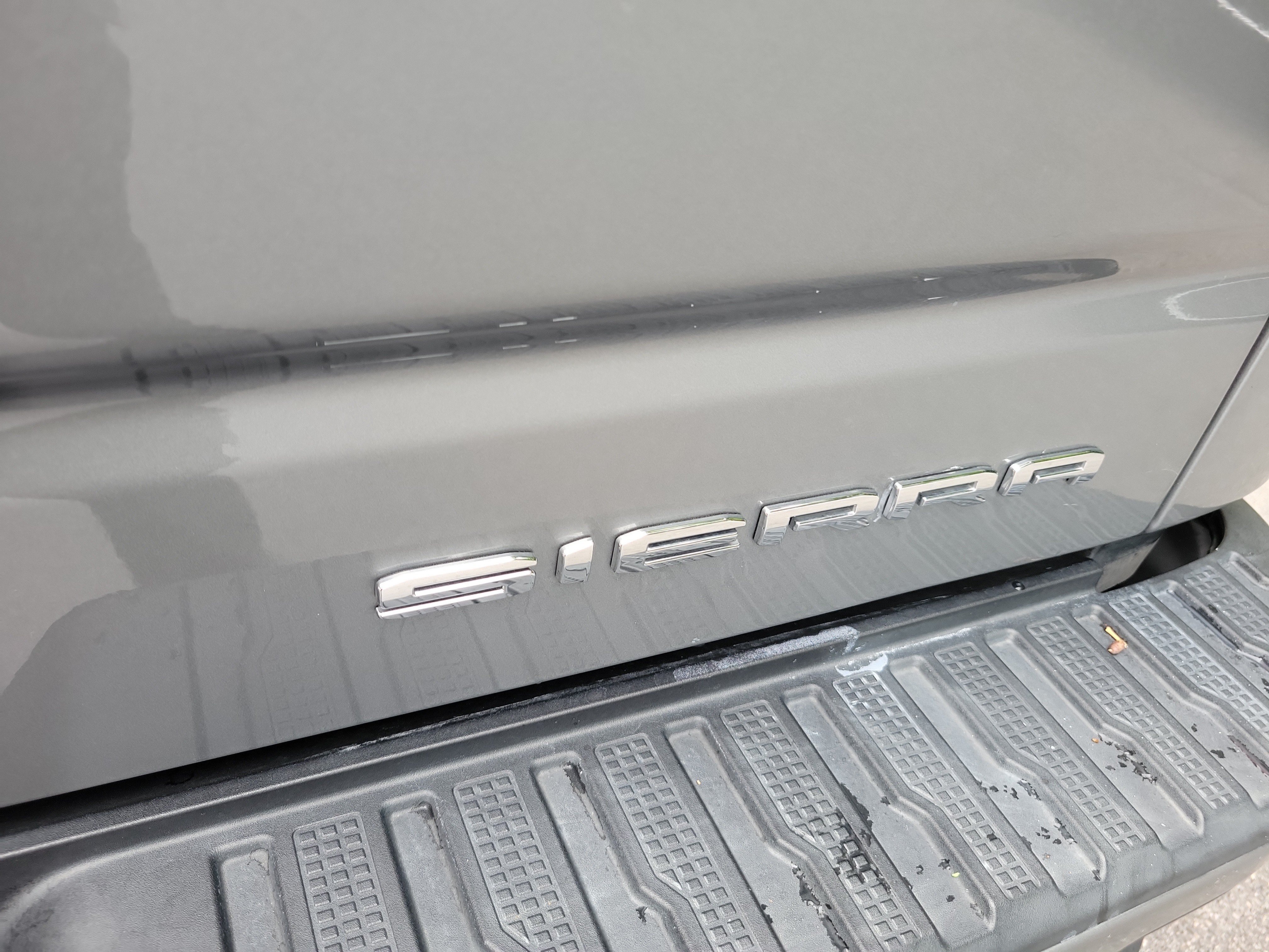 Used 2024 GMC Sierra 1500 Denali w/ Denali Reserve Package AWD/4WD image 8