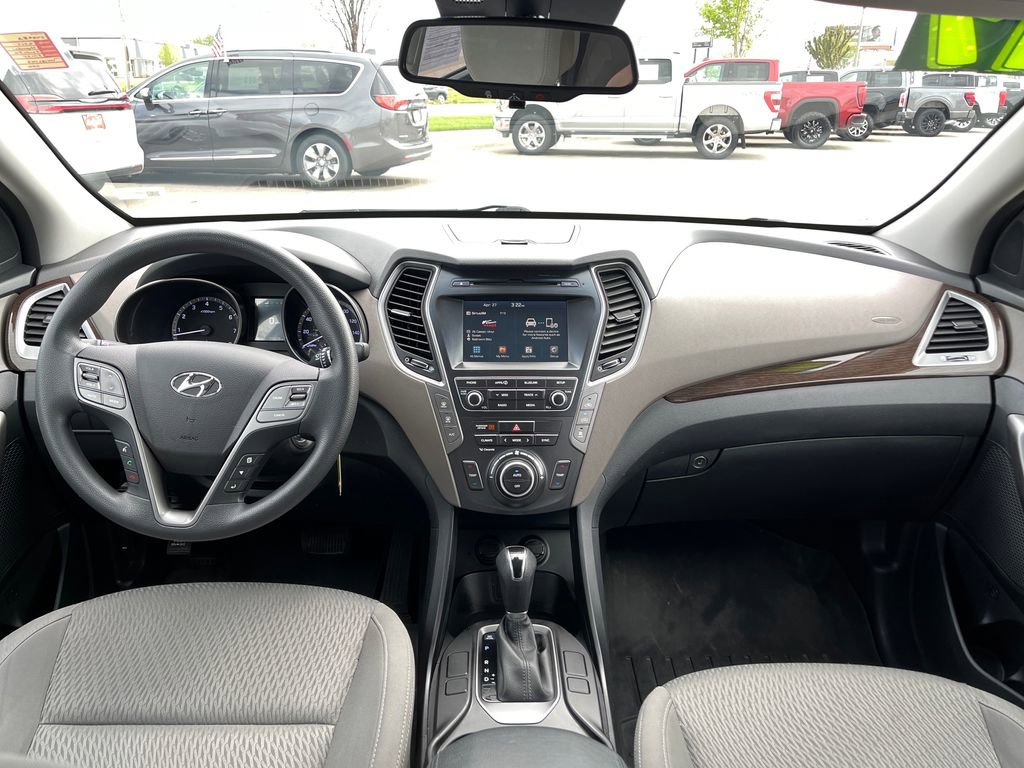 Used 2017 Hyundai Santa Fe SE w/ Cargo Package AWD/4WD image 16