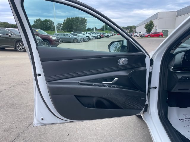 Used 2024 Hyundai Elantra Limited FWD image 20
