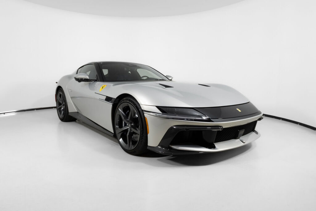 Used 2025 Ferrari 12Cilindri image 11