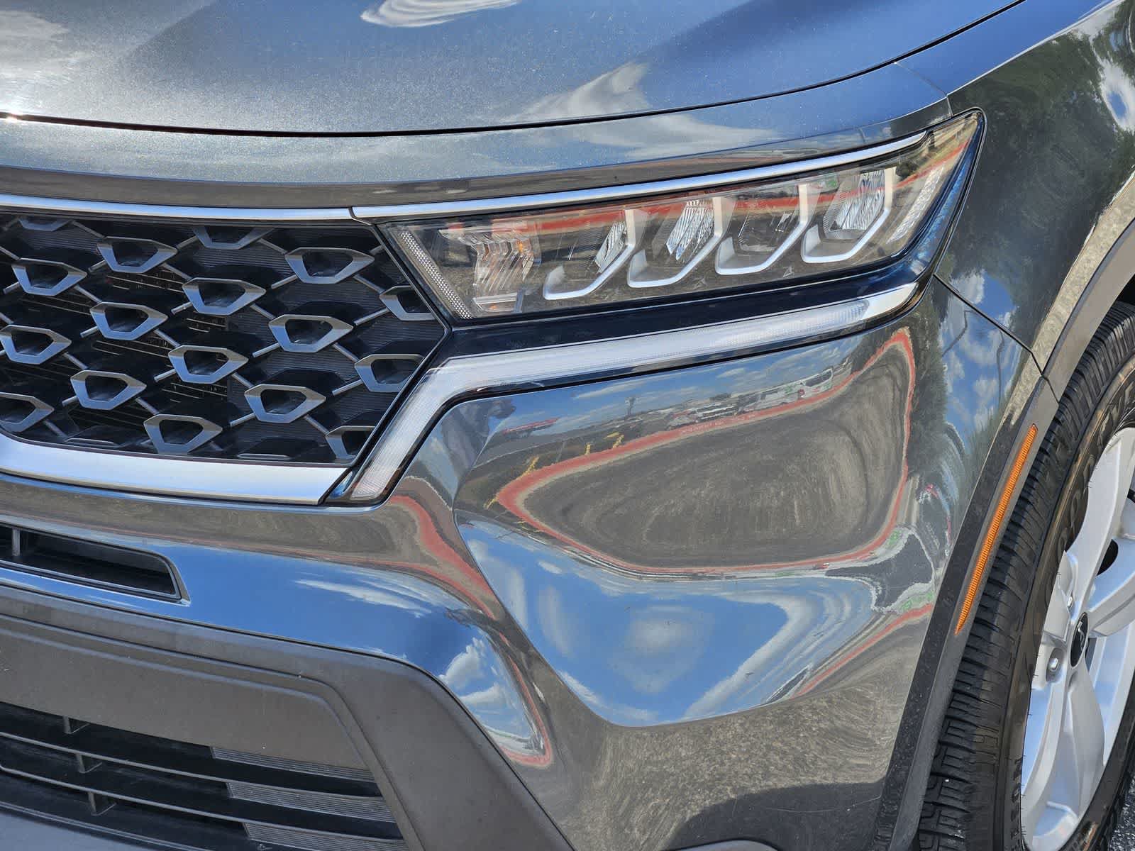Used 2022 Kia Sorento LX FWD image 7