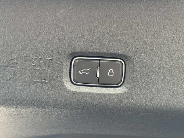 New 2026 Lincoln Navigator L Premier AWD/4WD image 13