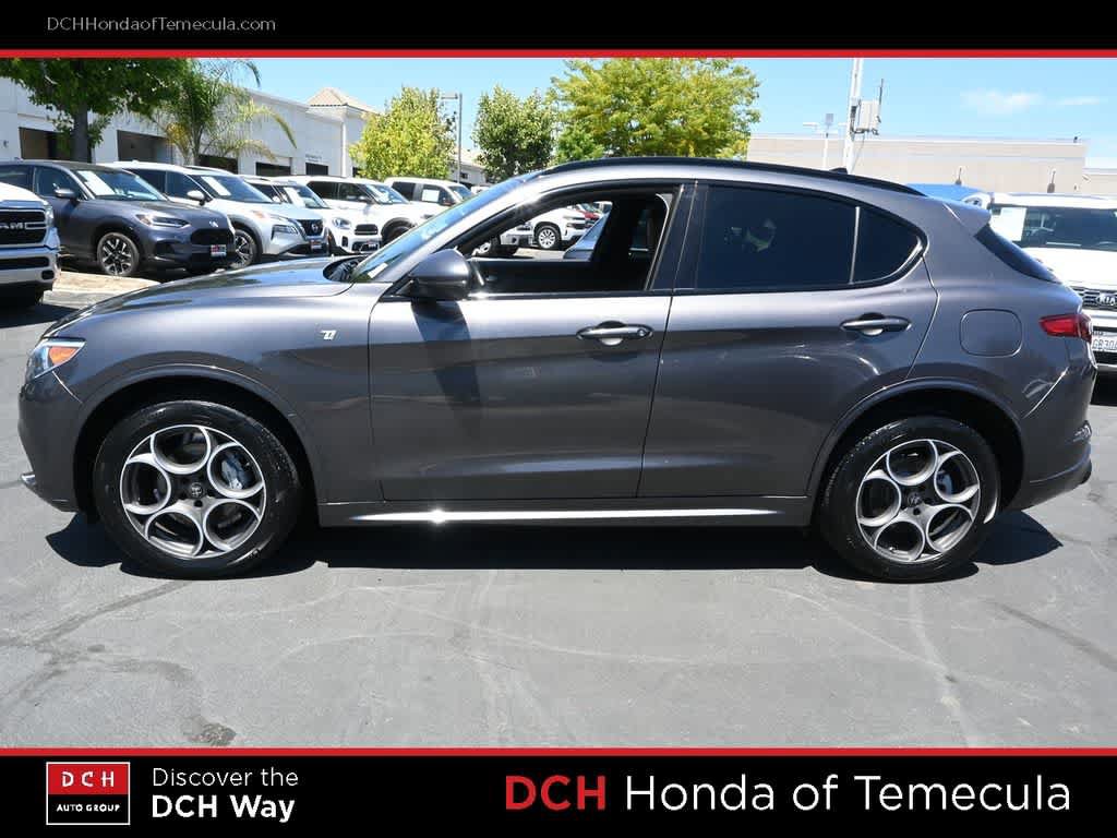 Used 2023 Alfa Romeo Stelvio Ti w/ Active Assist Plus Package AWD/4WD image 4