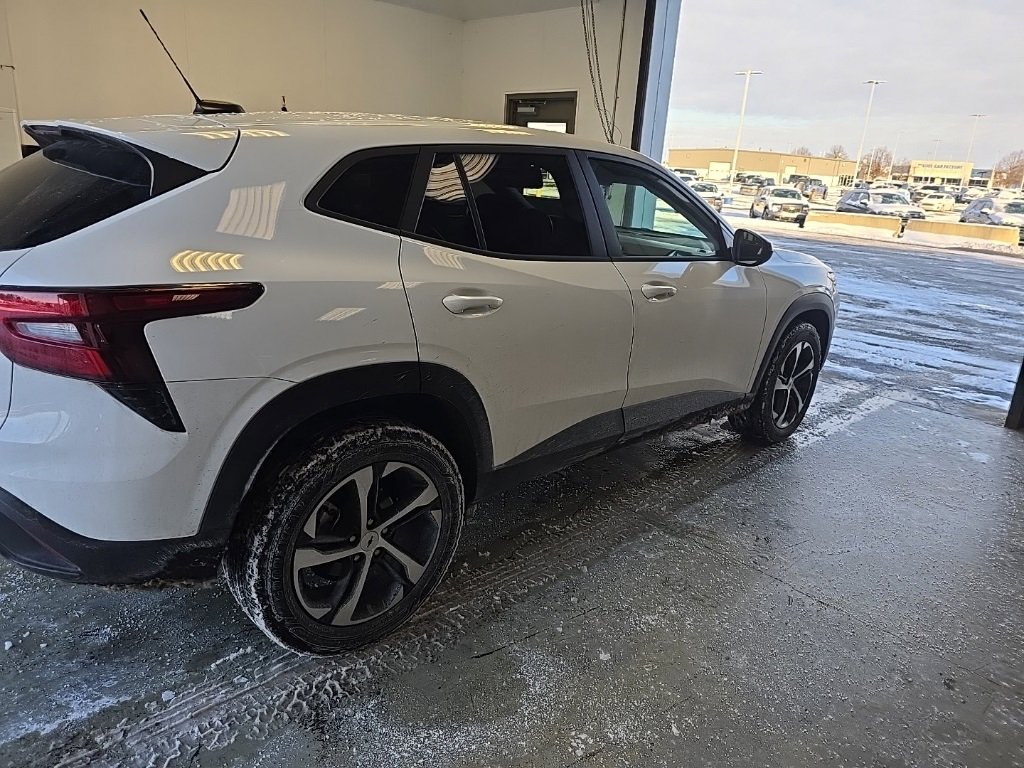 Used 2025 Chevrolet Trax RS w/ Driver Confidence Package image 4