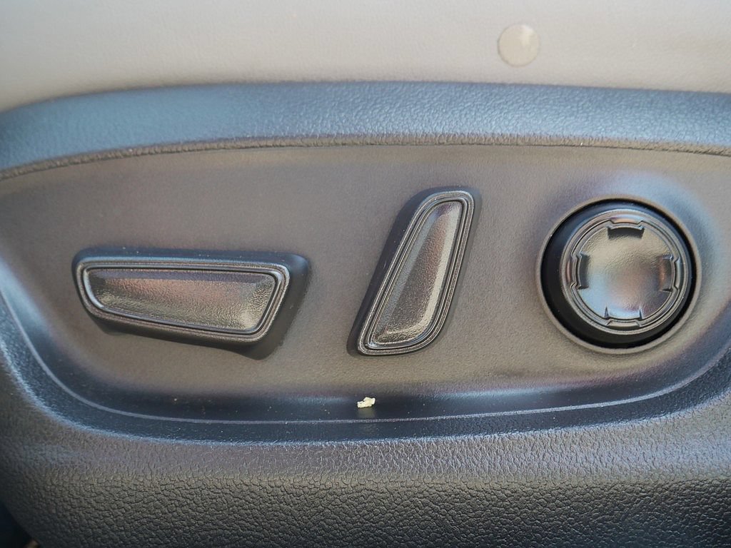 Used 2021 Toyota Avalon Limited w/ Advanced Safety Package FWD image 13