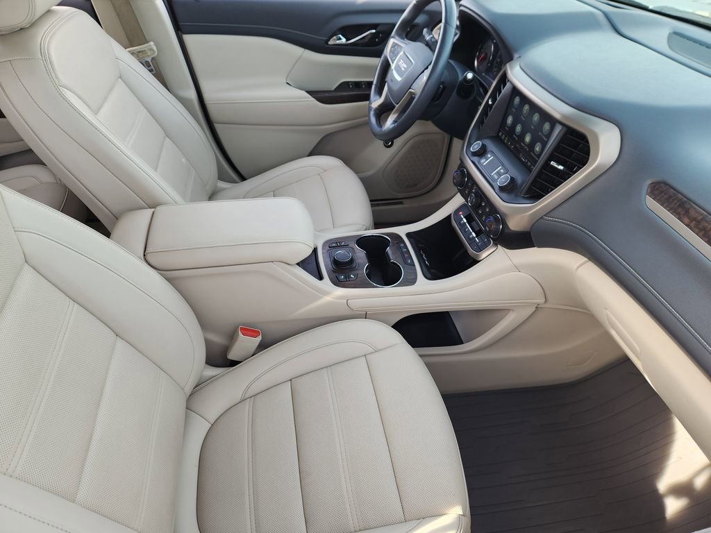 Used 2021 GMC Acadia Denali w/ Denali Technology Package image 14