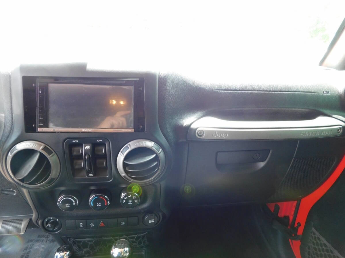 Used 2018 Jeep Wrangler Unlimited Sport image 7
