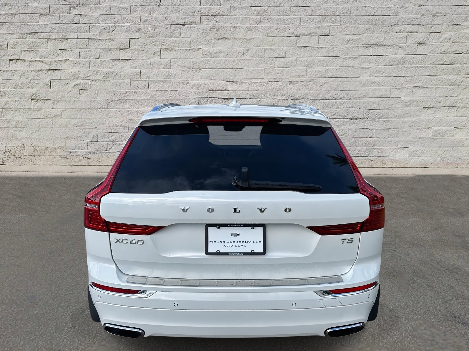 Used 2021 Volvo XC60 T5 Inscription w/ Advanced Package image 4