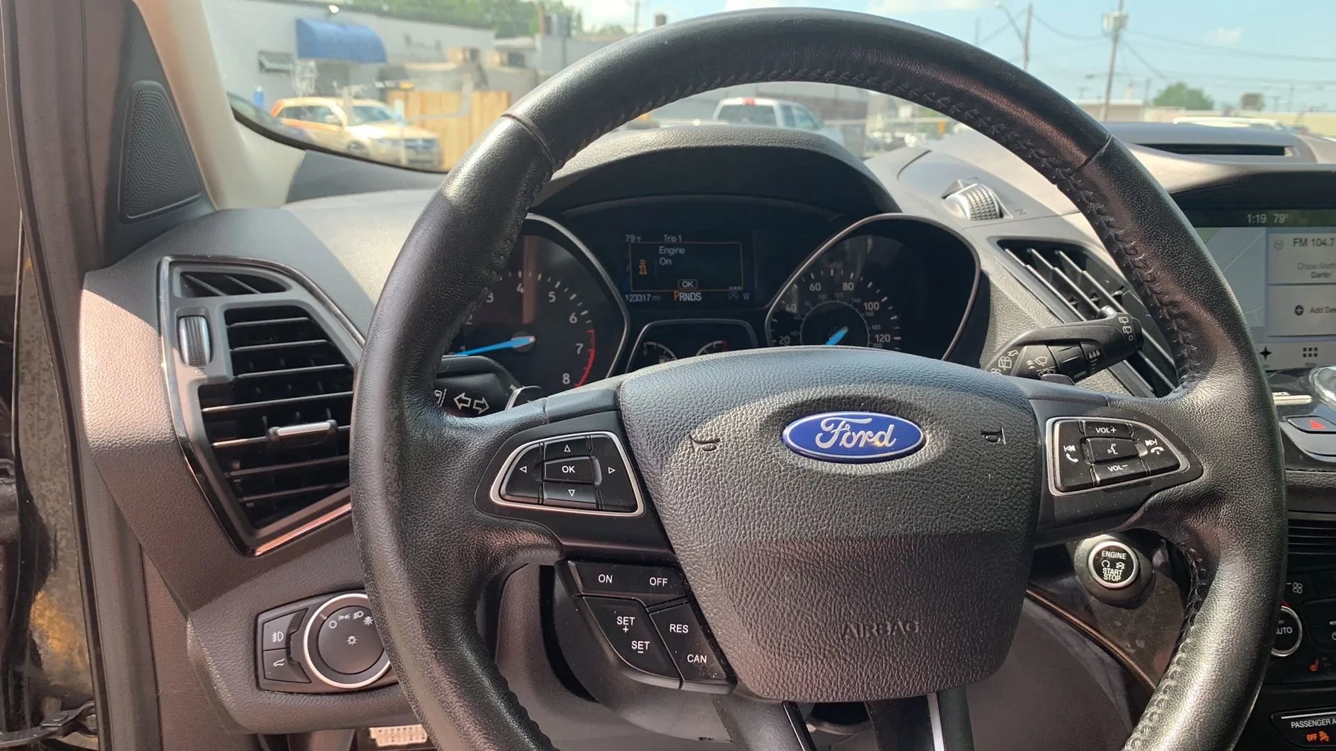 Used 2017 Ford Escape Titanium w/ Canadian Touring Package AWD/4WD image 11