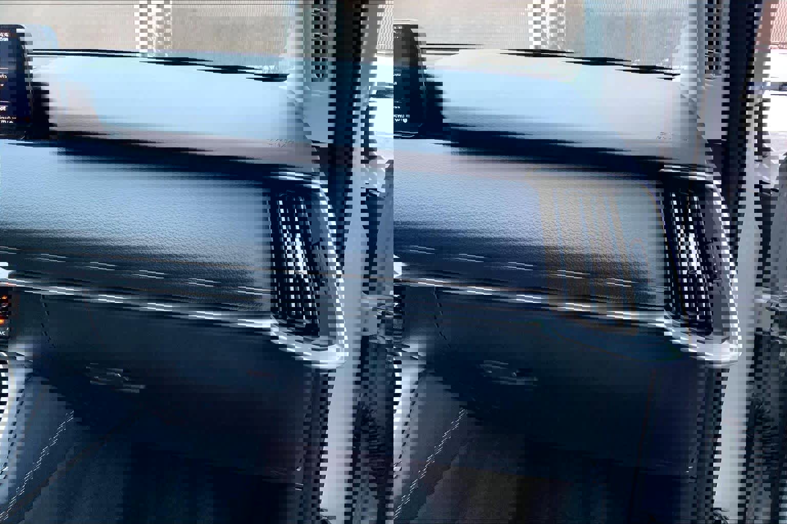 Used 2024 MAZDA CX-90 Plug-In Hybrid w/ Premium Pkg image 18