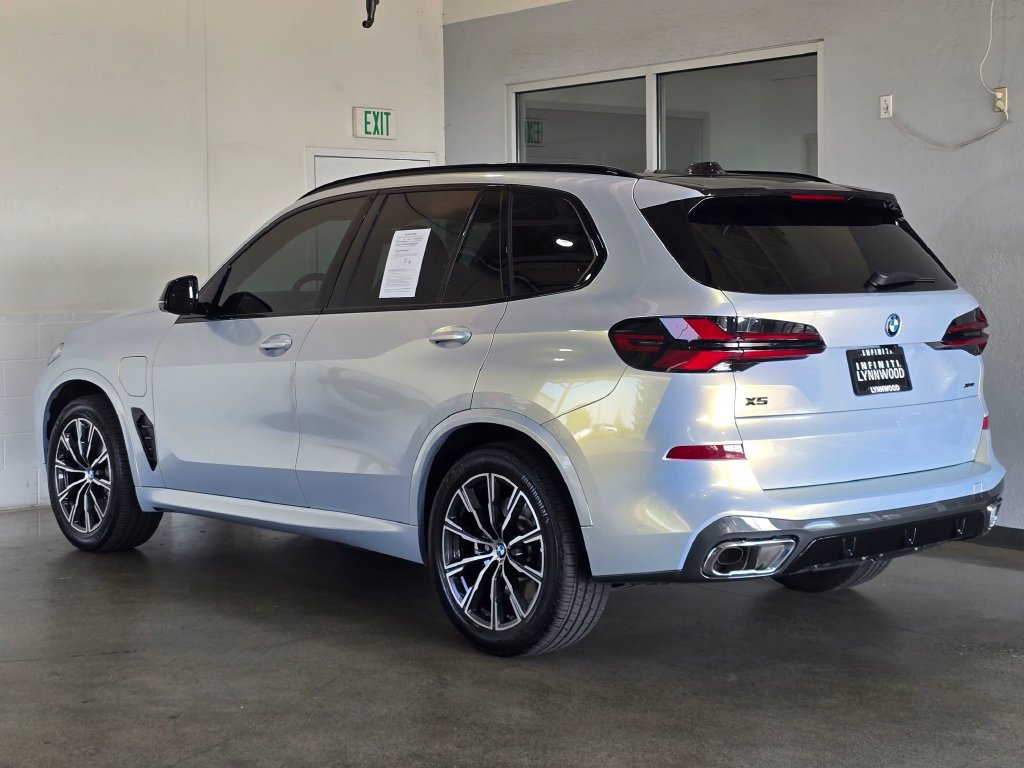 Used 2026 BMW X5 xDrive50e w/ M Sport Package AWD/4WD image 6