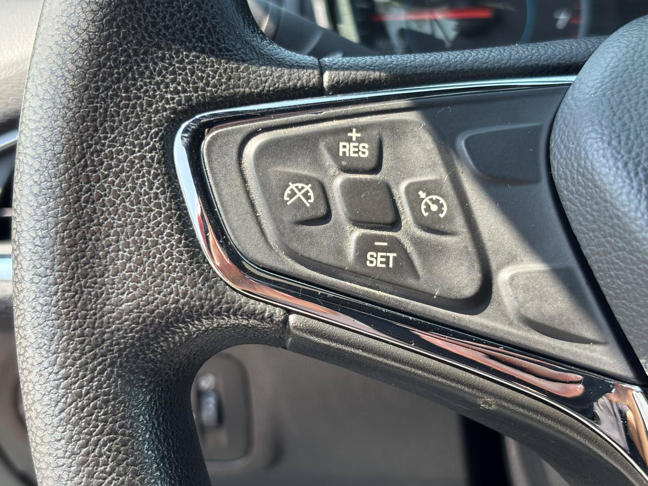 Used 2017 Chevrolet Cruze LT w/ Redline Edition FWD image 20