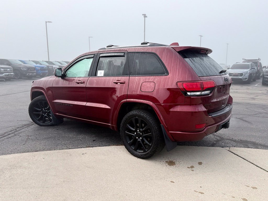 Used 2021 Jeep Grand Cherokee Altitude AWD/4WD image 3