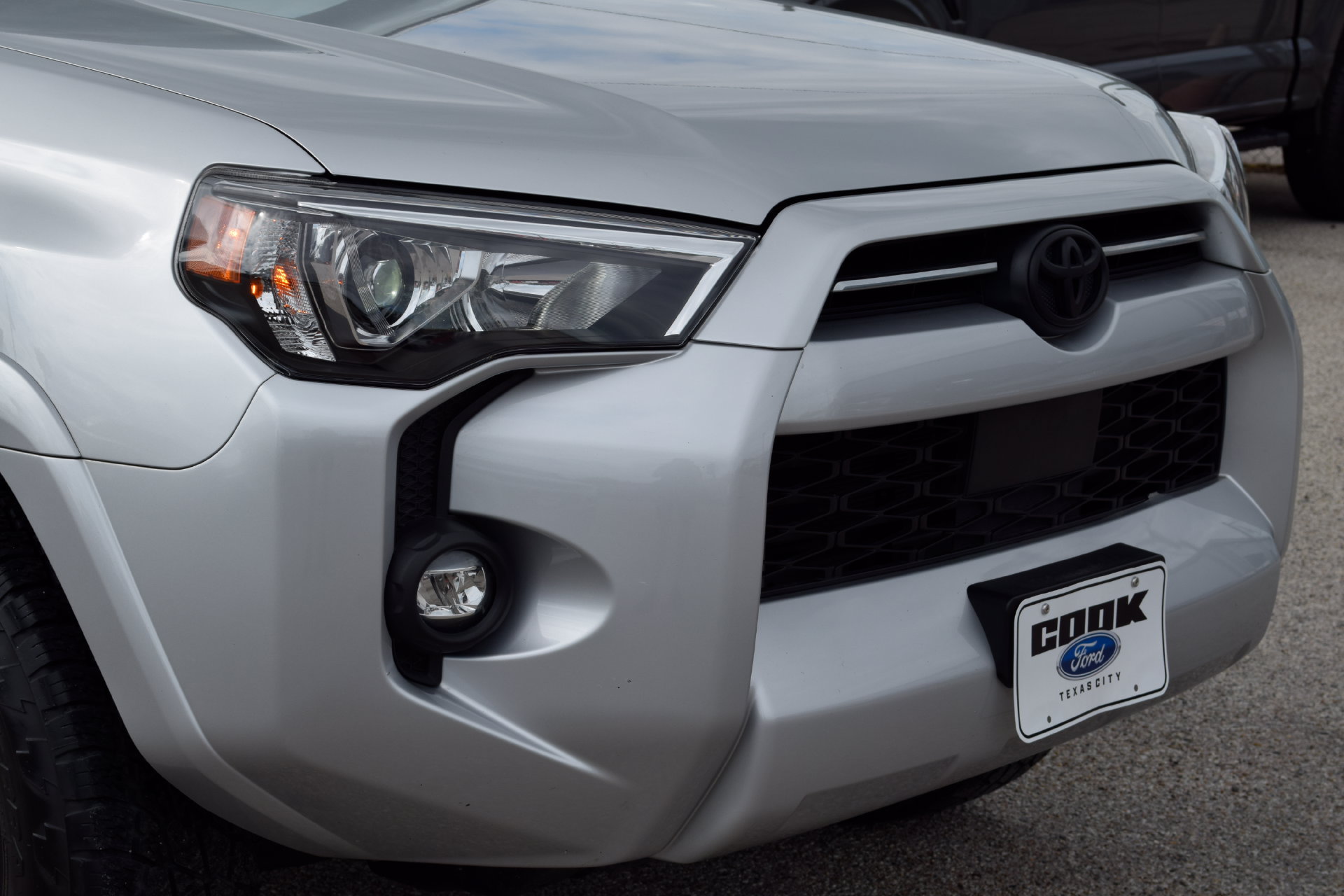 Used 2023 Toyota 4Runner SR5 Premium w/ Moonroof Package RWD image 25