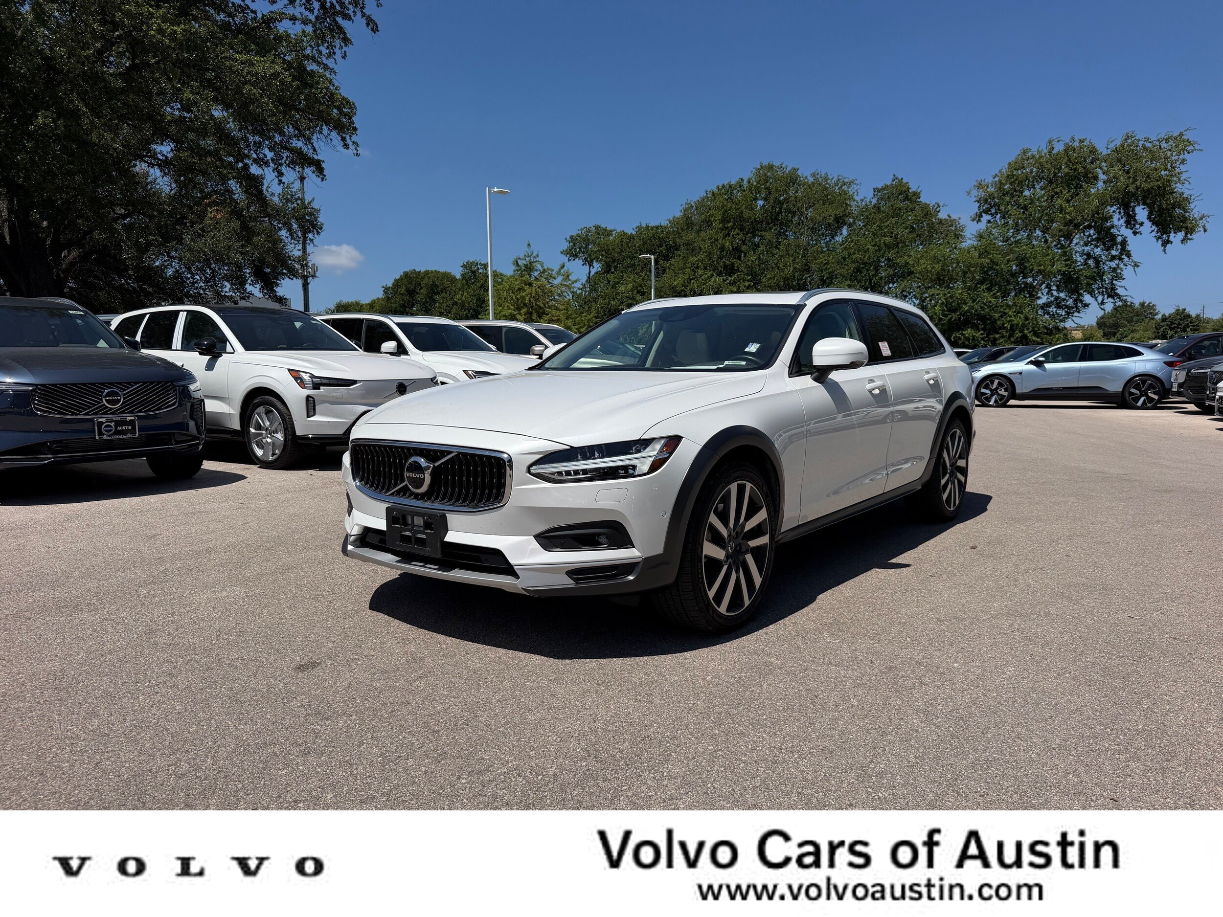 Used 2021 Volvo V90 T6 Cross Country w/ Advanced Package AWD/4WD image 1