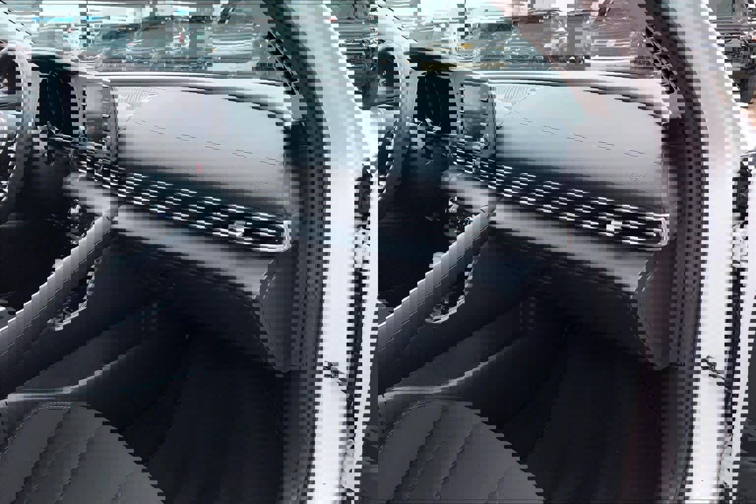 Used 2023 Hyundai Elantra SEL image 16