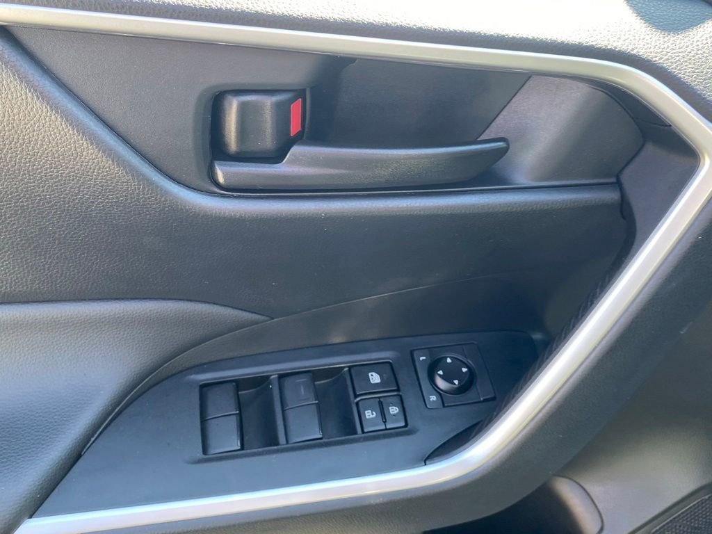 Used 2024 Toyota RAV4 LE FWD image 22