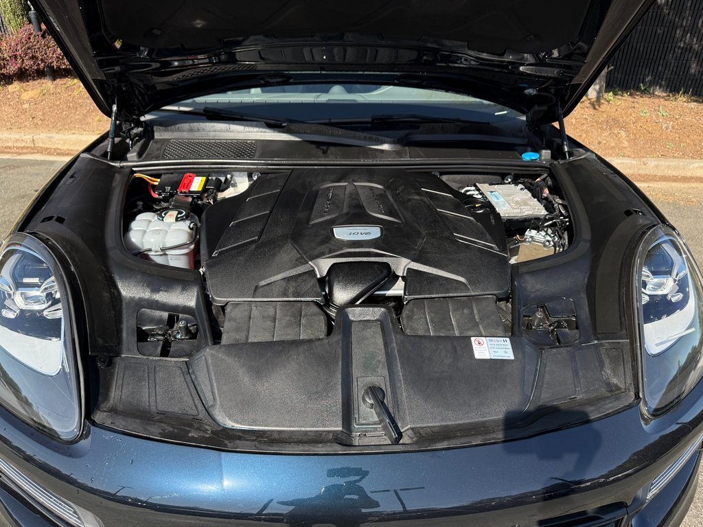 Used 2020 Porsche Cayenne image 4