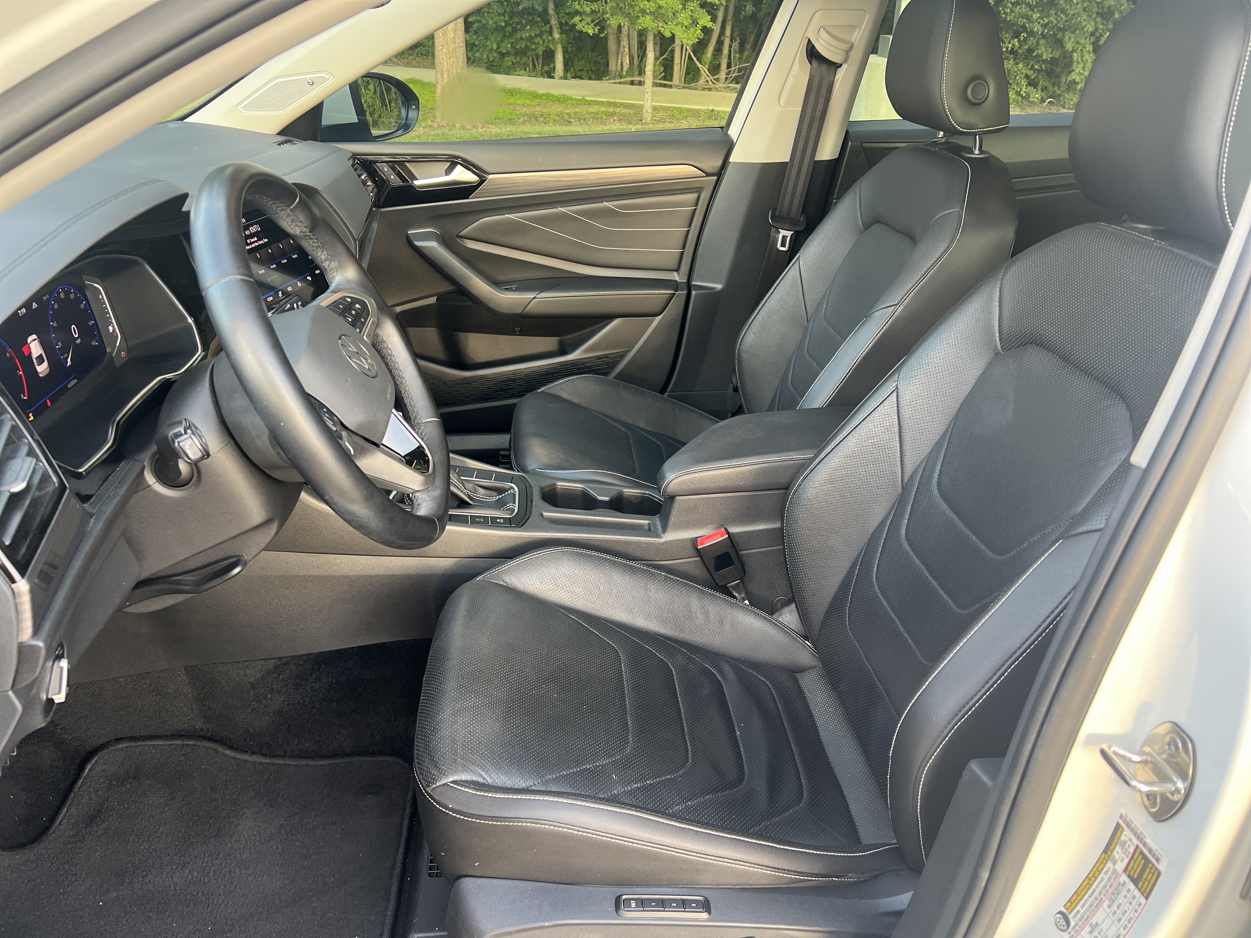 Certified 2022 Volkswagen Jetta SEL FWD image 14