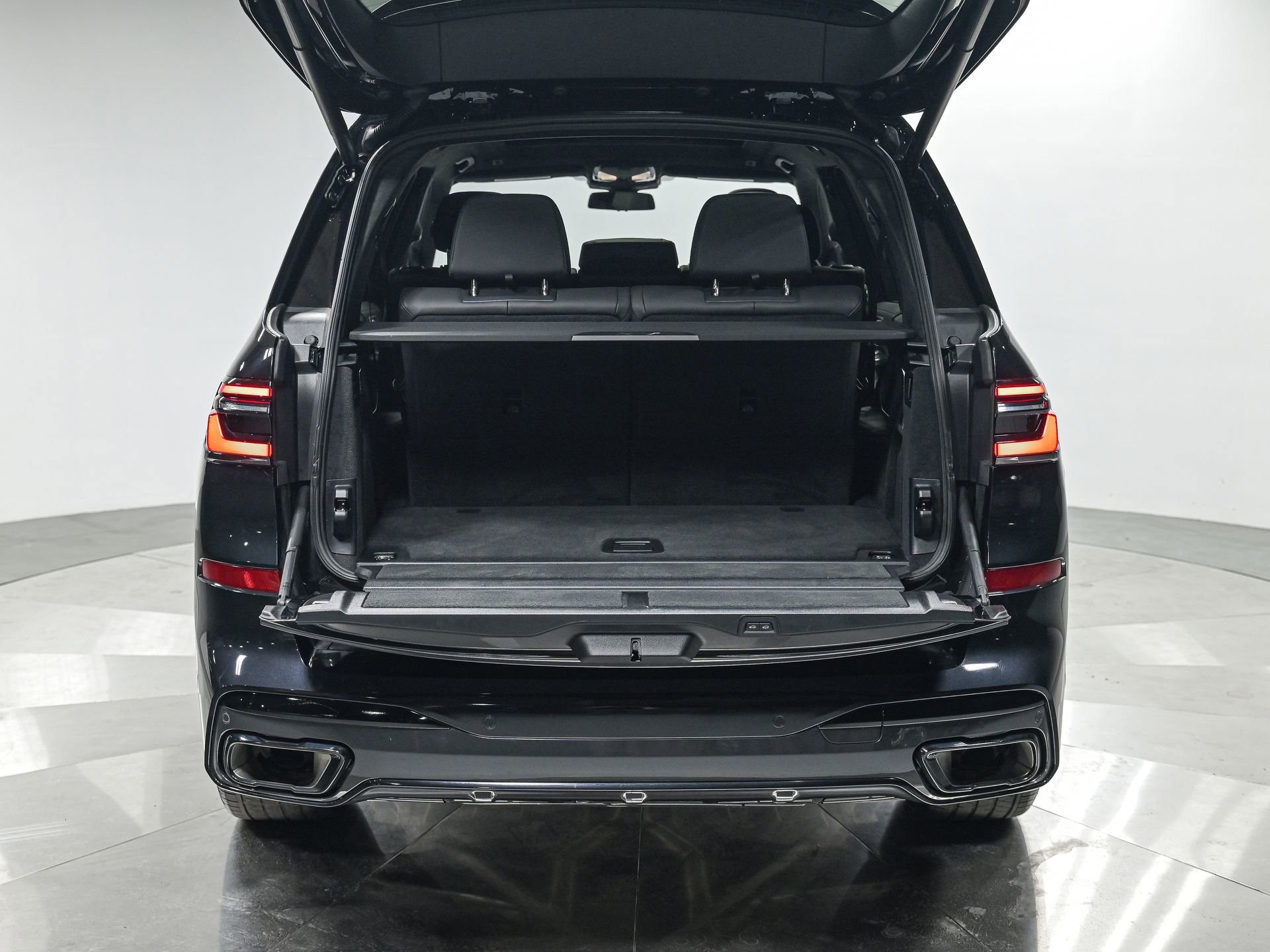 Used 2023 BMW X7 xDrive40i w/ Executive Package image 6