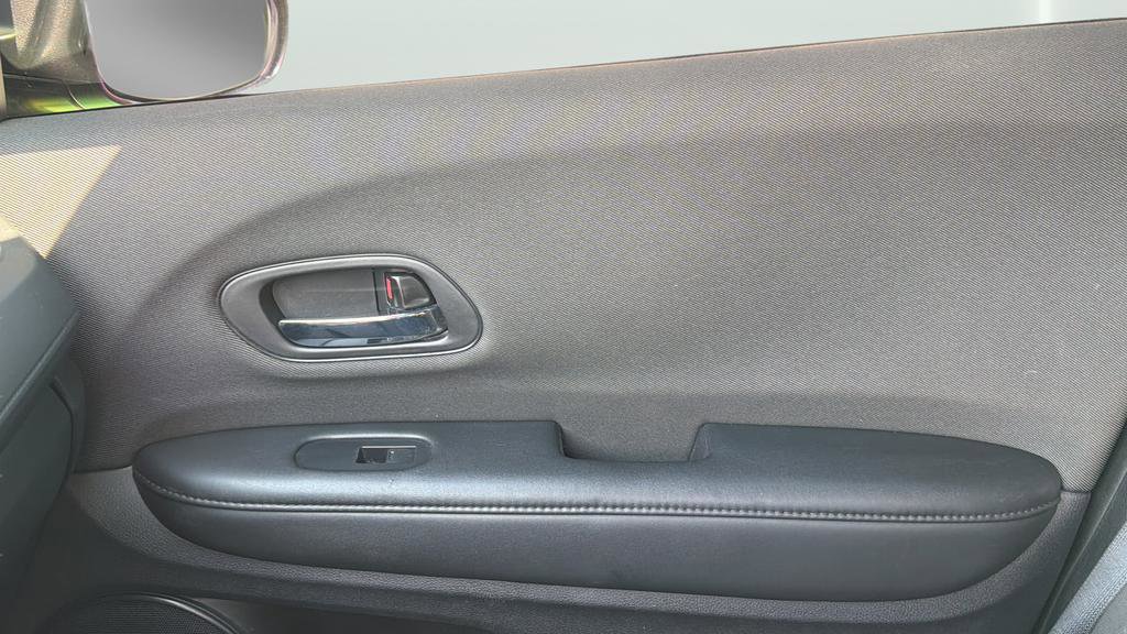 Used 2020 Honda HR-V Sport image 13