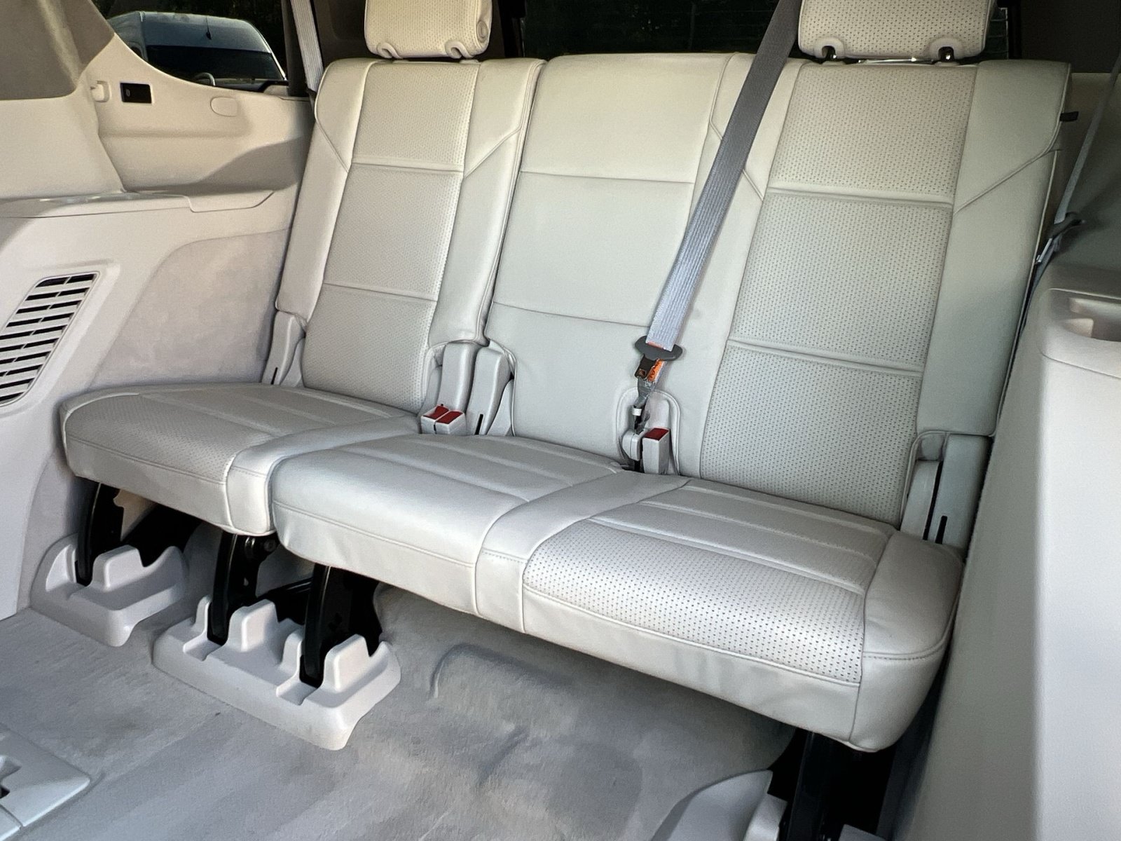 Used 2024 Cadillac Escalade Sport Platinum w/ LPO, Floor Liner Package AWD/4WD image 30