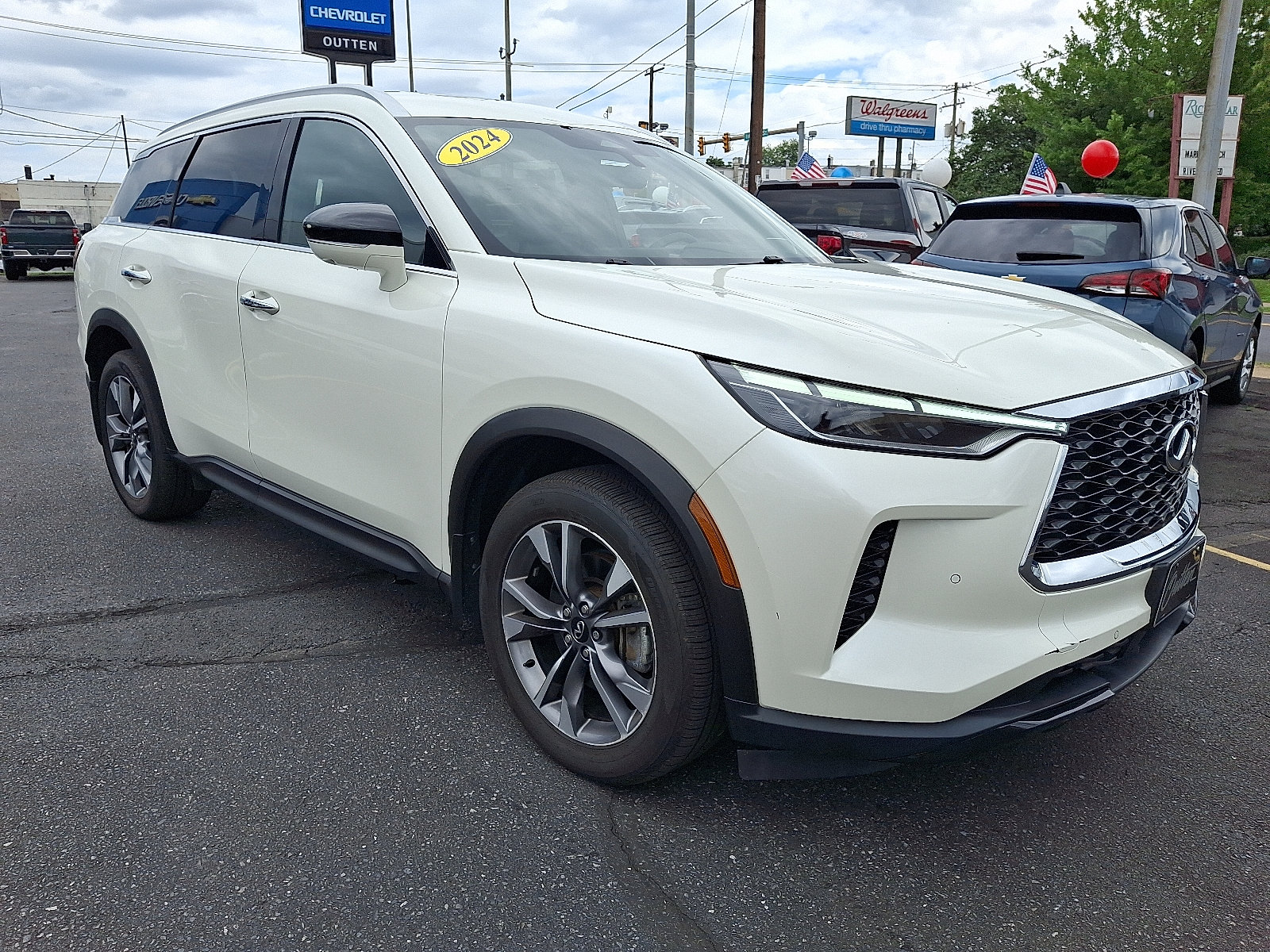 Used 2024 INFINITI QX60 Luxe w/ Vision Package AWD/4WD image 7
