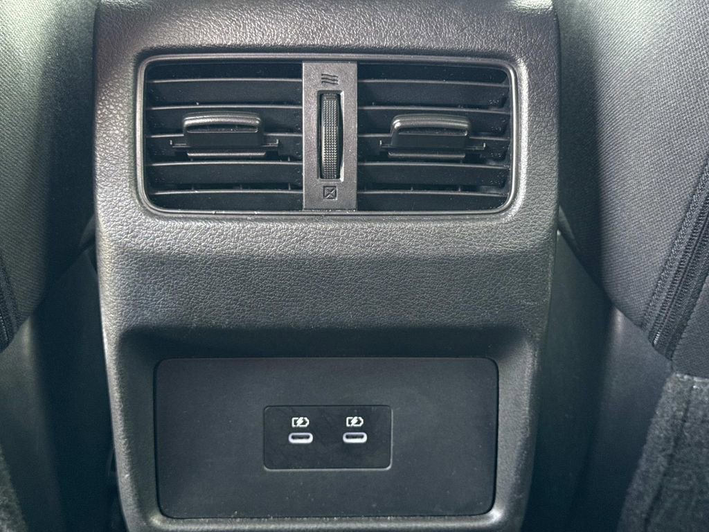 Certified 2024 Nissan Rogue SV FWD image 18
