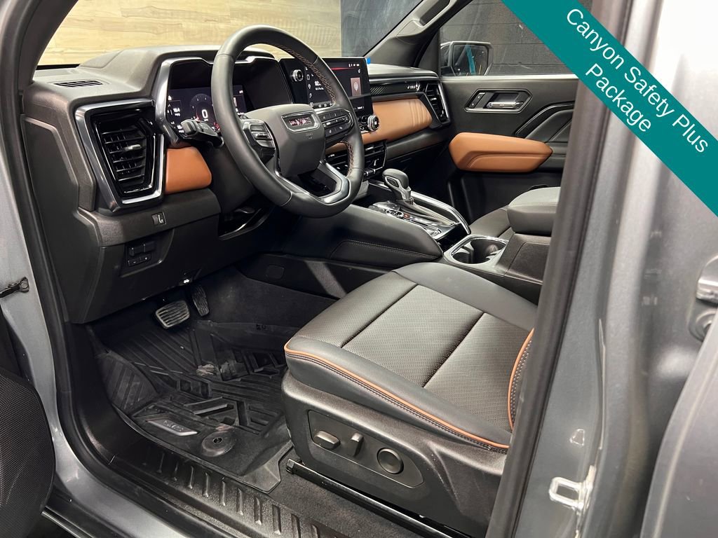Used 2025 GMC Canyon AT4 w/ AT4 Premium Package image 3
