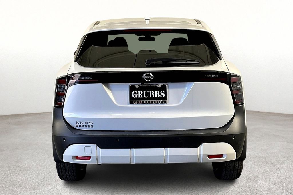 Used 2025 Nissan Kicks SV image 8