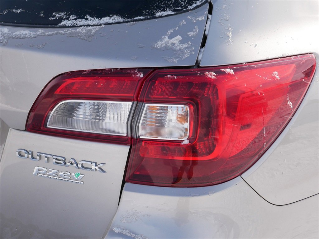 Used 2017 Subaru Outback 2.5i Limited image 17