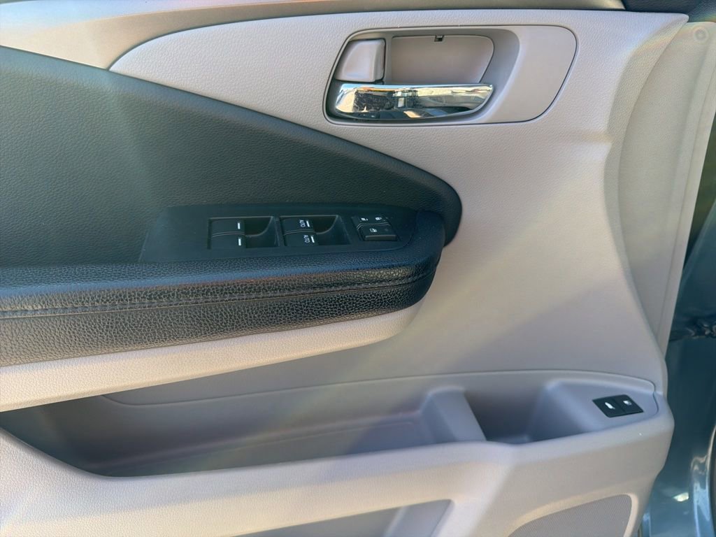 Used 2018 Honda Pilot EX-L image 11